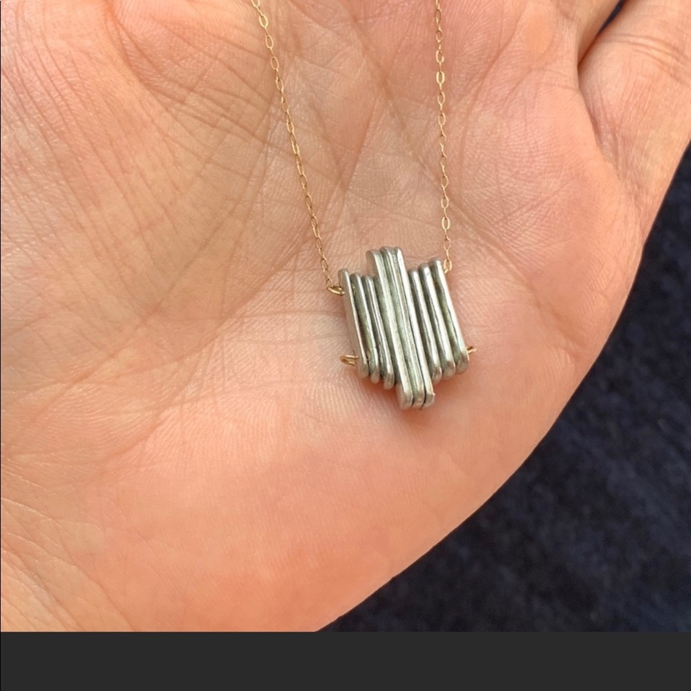 Beautiful necklace - Picture 2 of 4